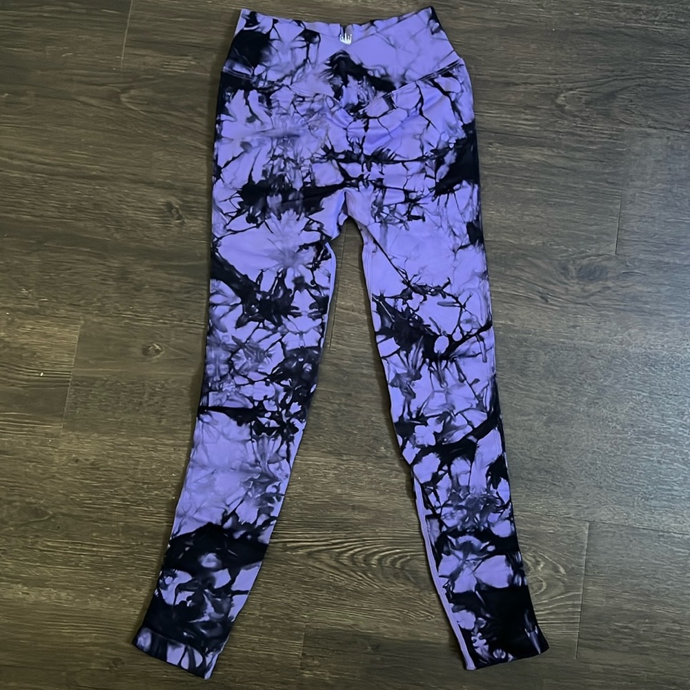 NWT V Front Seamless Contour Leggings